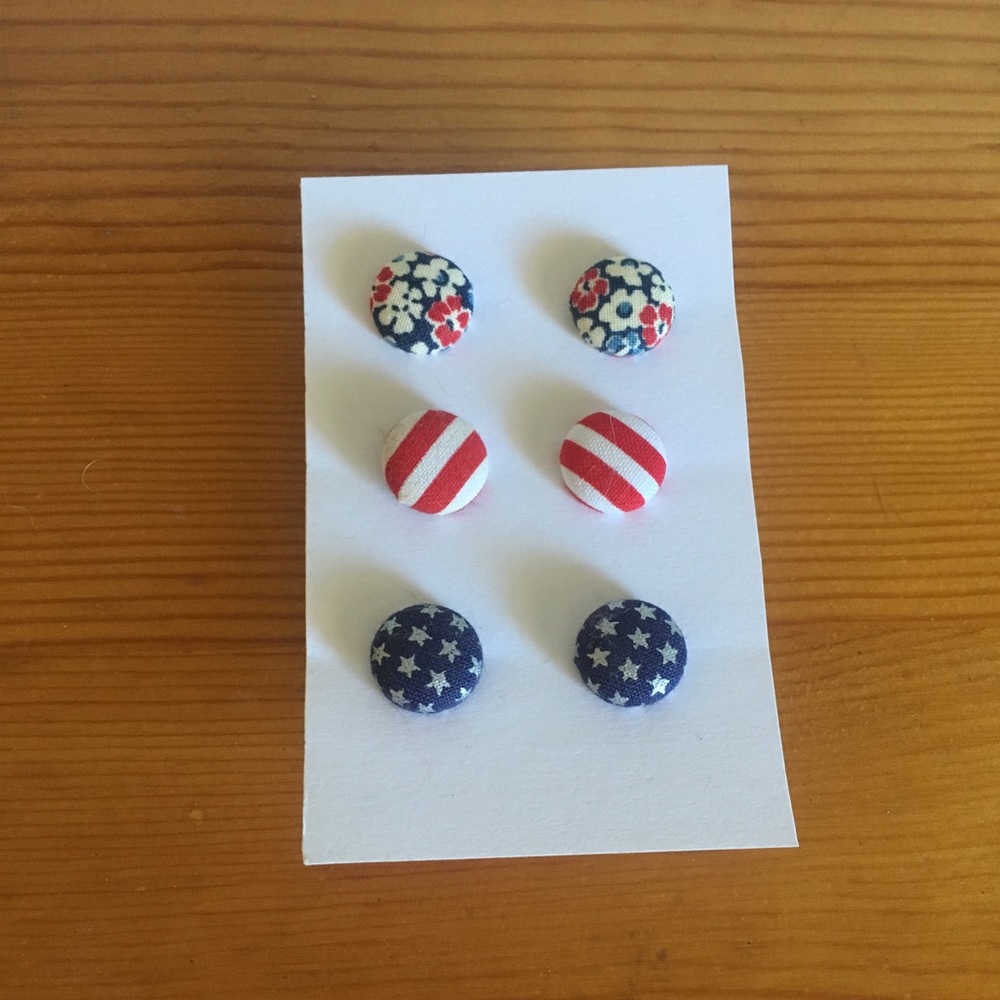 Francesca’s patriotic fabric earring set